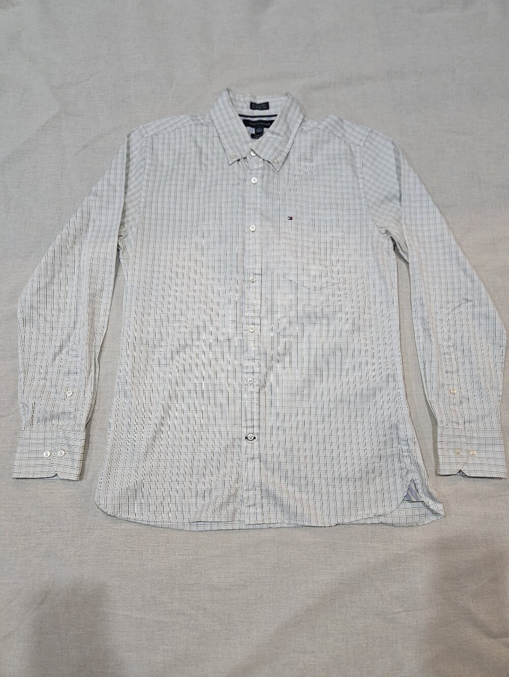 Tommy Hilfiger Men's White and Green Checked Button-Down Shirt
